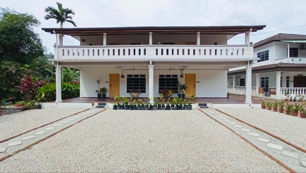 santika house